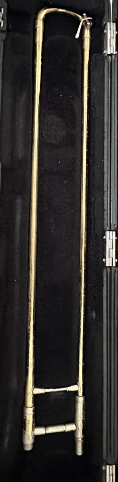 Trombón Deslizante Conn Director 22H De Colección con Estuche Rígido, Kit de Limpieza, Metrónomo Digital Foto 3 de 4