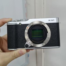 Fujifilm X-M1 16.0MP Digital Camera Silver Body Fujifilm X Series X-M1