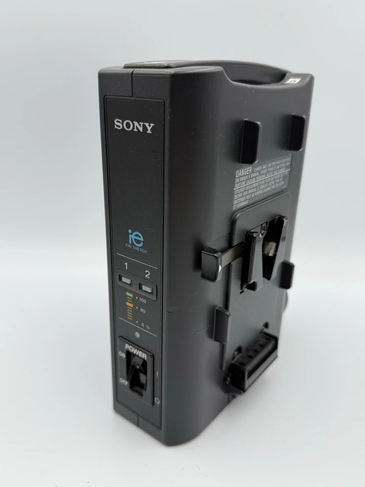 Cargador de batería de doble posición Sony BC-L50 Foto 2 de 4