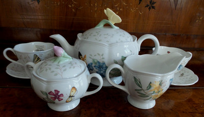 Lenox Butterfly Meadow 9-Piece Tea Set Service for 2 White