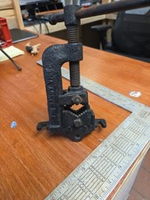 The Handy Mfg Co, Bridgeport Connecticut, Mini Pipe Vise, Vintage Tools
