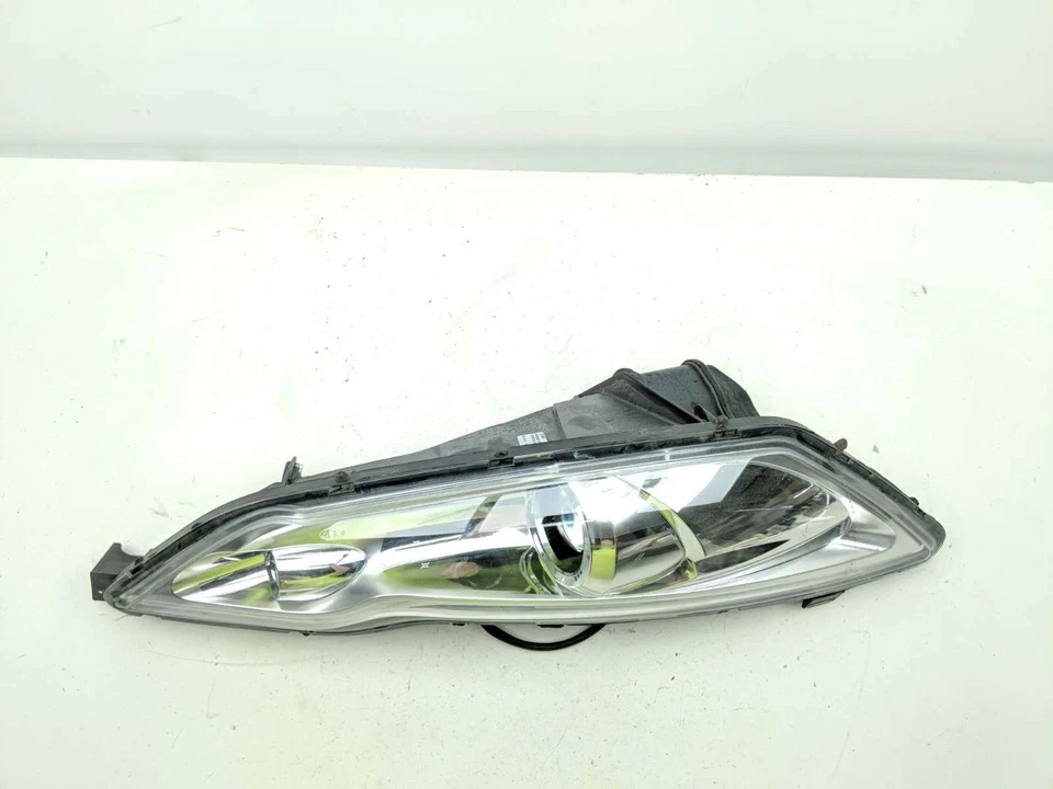 12 Can Am Spyder RT-S SE5 Front Right Fog Light Lamp - Image 3 of 4