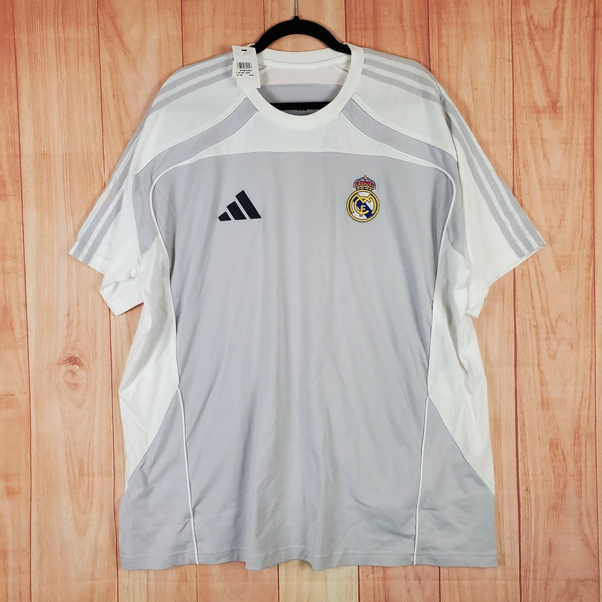 Preços baixos em Real Madrid Cinza International Club Camisas de