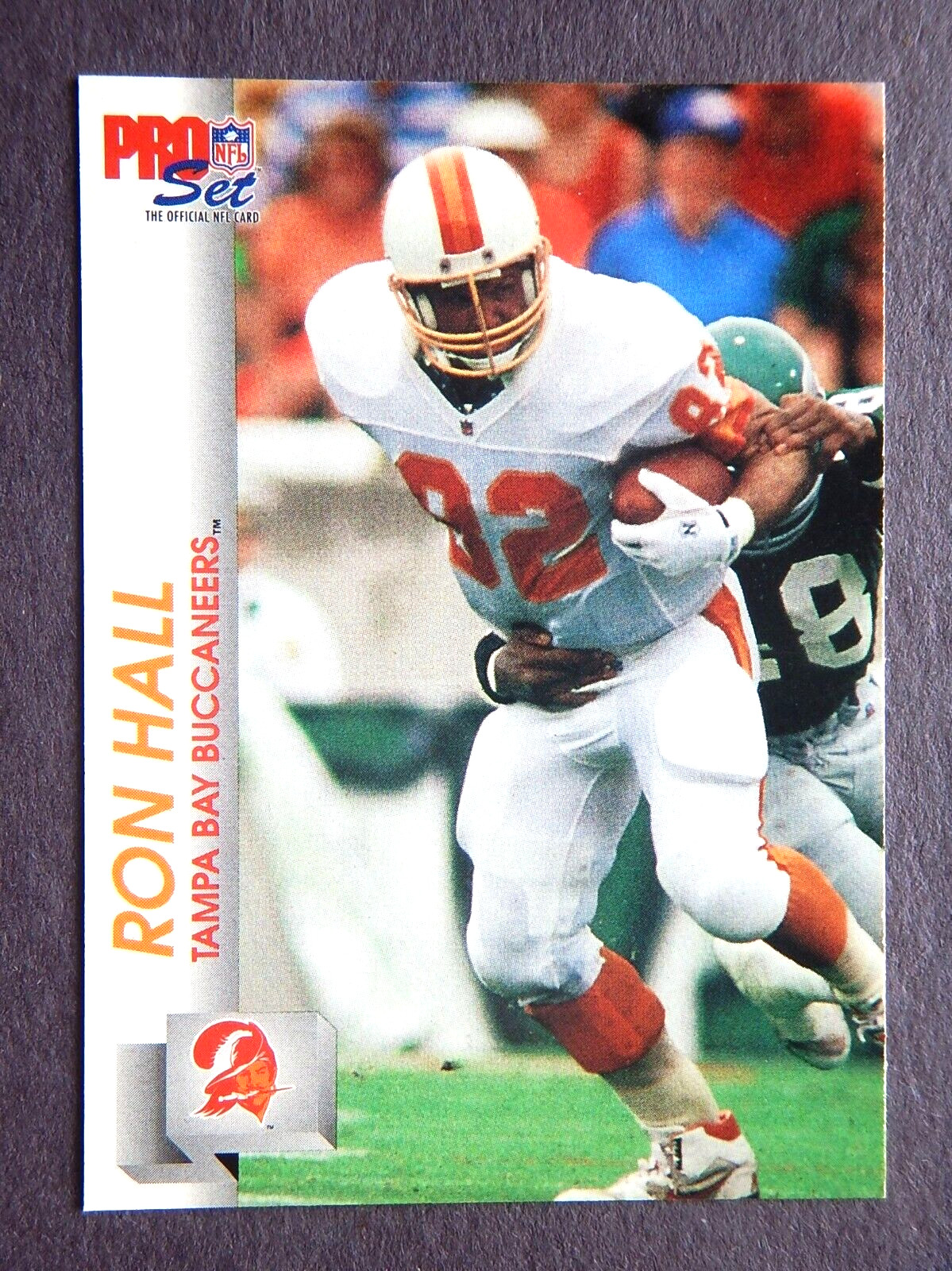 Ron Hall #667 Pro Set 1992 Football Card (Tampa Bay Buccaneers) 