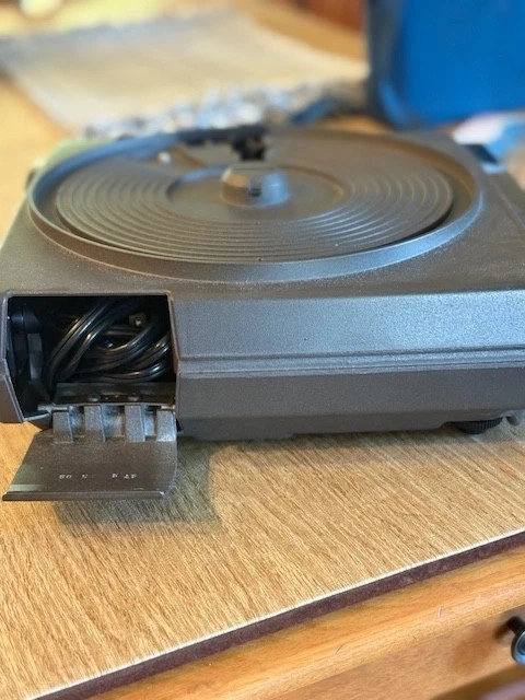 Keystone Gravity 1200 винтажный слайд-проектор + 6 лотков для проектора (780 слайдов) - Изображение 4 из 4