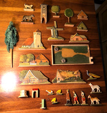 Spielzeug / Figuren, Flachtiere, Häuser, Bauernhof aus Holz / 1940er / alt antik