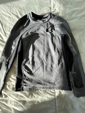 Under Armour Sweater Youth M. Gray Black Long Sleeve Boy Kids. Coldgear.