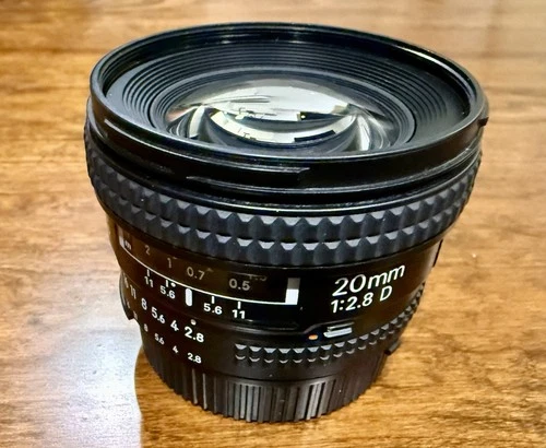 Nikon AF Nikkor 20mm f/2.8 D Wide Angle Lens with Caps