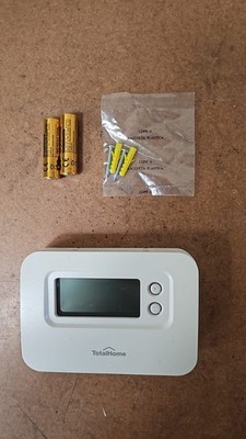 Resideo TotalHome TTHWP kabelgebundenes digitales programmierbares Raumthermostat 7 Tage - weiß