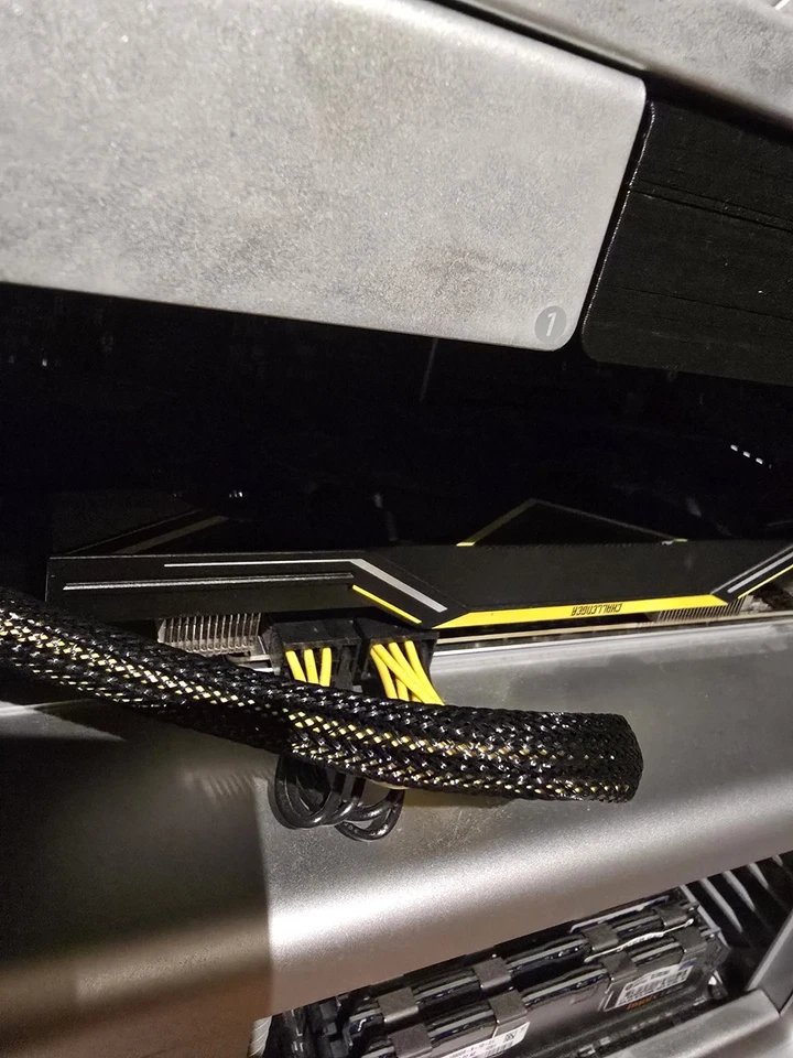 Mac Pro 5,1 with Catalina Mac OS 1TB hard drive 48GB Ram Rx 5700 xt & 12 cores - Image 2 of 3