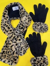 VTG Preston & York Faux Leopard Fur Pull Thru Scarf & Wool Gloves