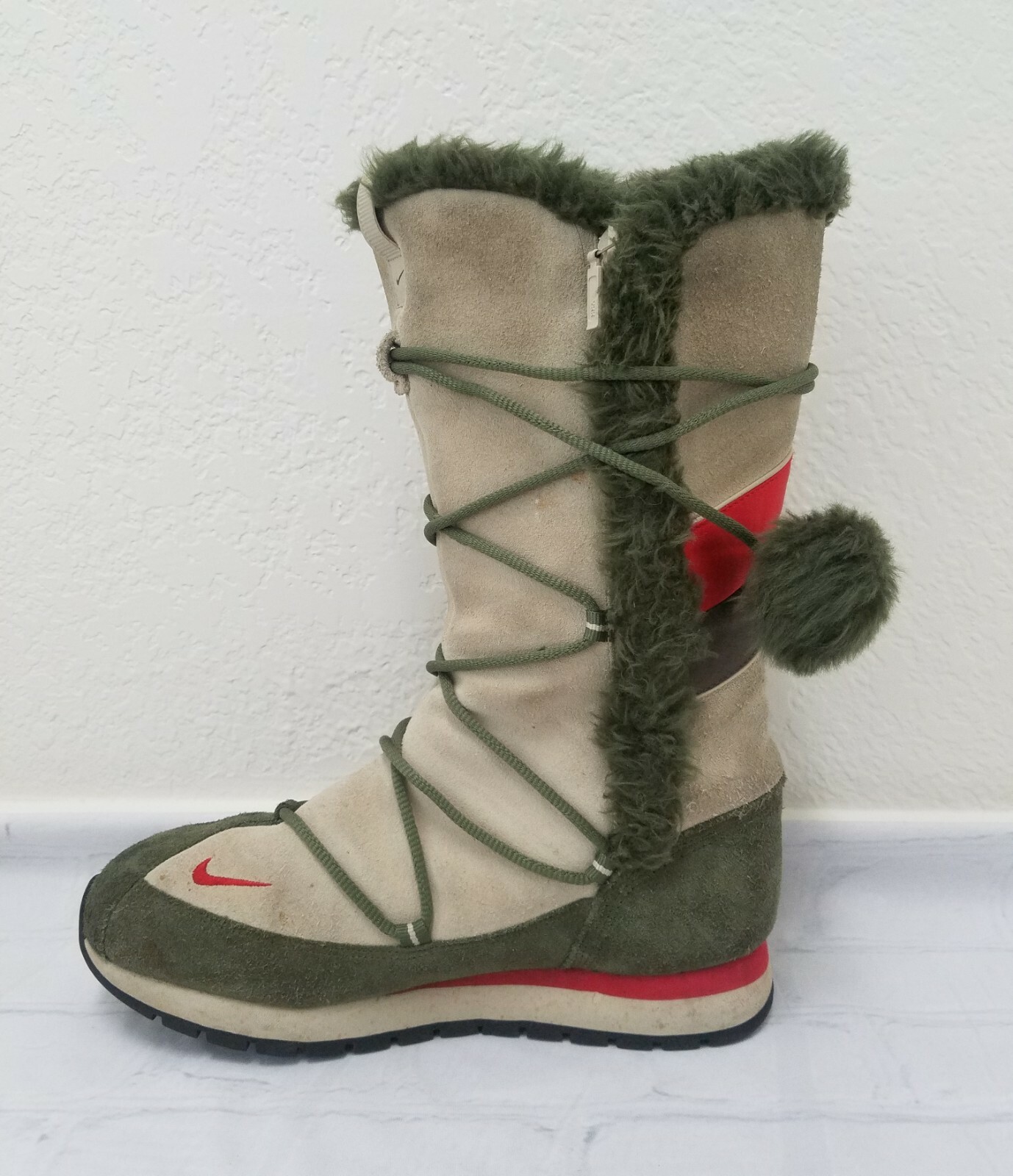 Nike Snow Winter Boots Women's Size 8.5 