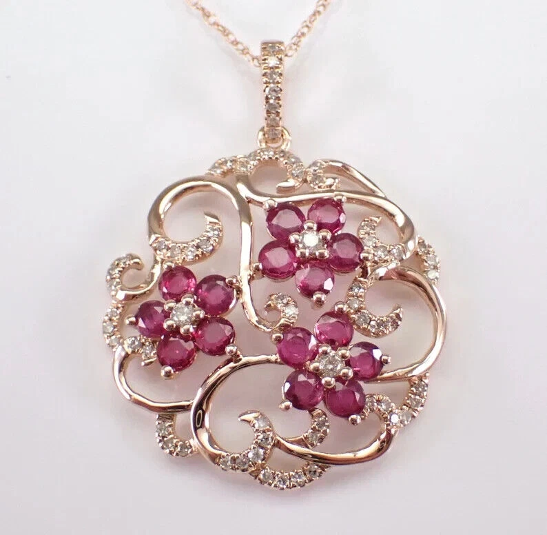Colgante Flor Rubí Creado en Laboratorio Corte Redondo 1.30Ct Chapado en Oro Rosa 14K Cadena 18 Foto 4 de 4