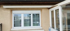 Store banne électrique en coffre alu blanc