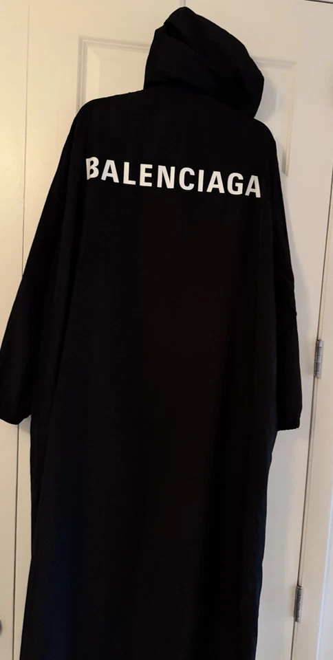 Gabardina Balenciaga 2019 'Archetype Logo' cortavientos concha 44 Foto 2 de 4