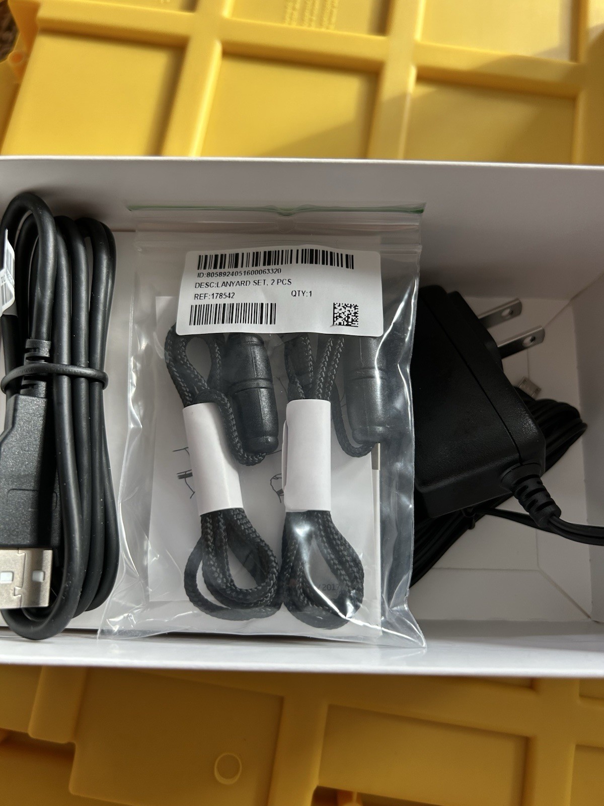 Oticon Connect Clip Bluetooth Streamer & Microphone. Very Lightly Used.