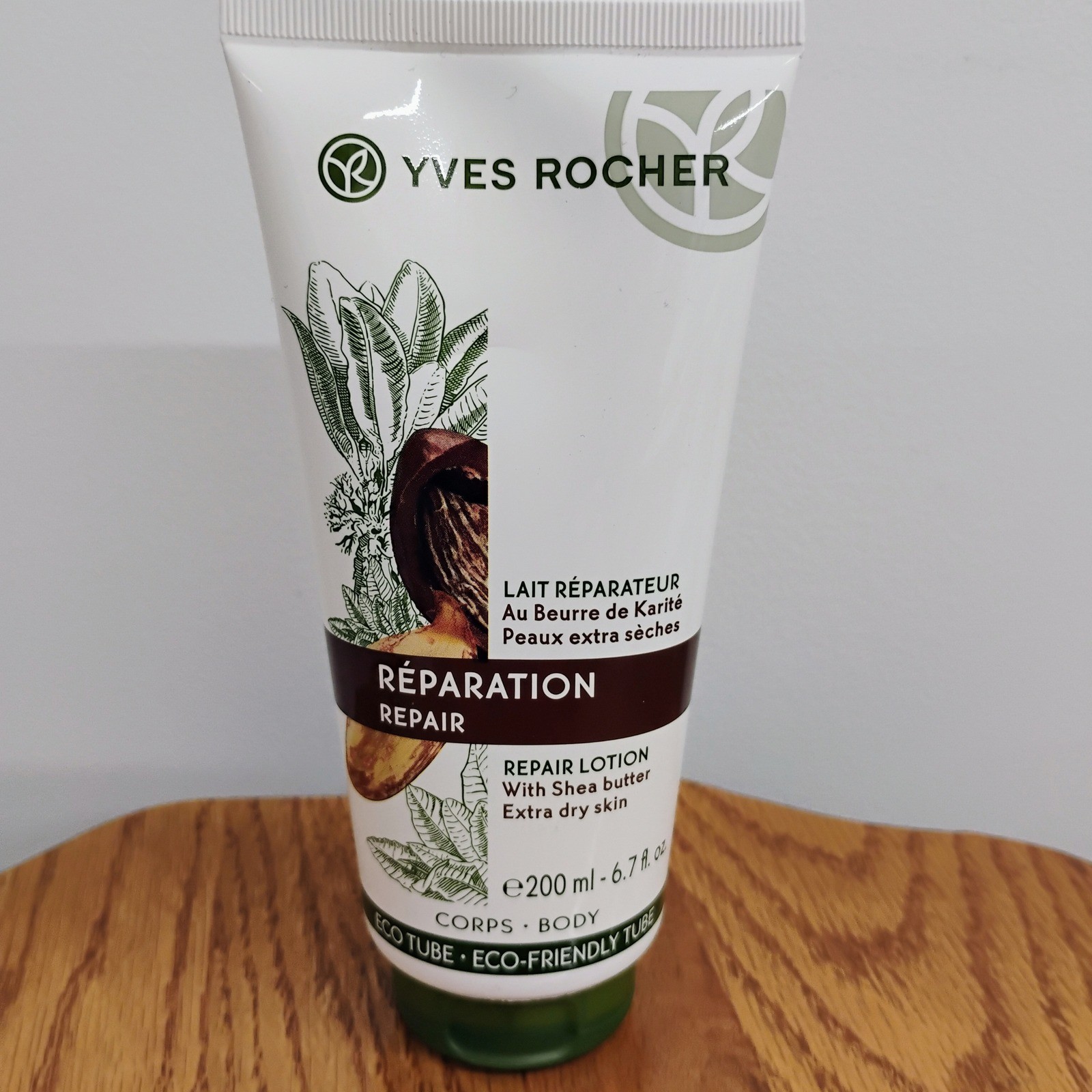 With Shea Butter Extra Dry Skin 200ml 6.7 Fl Oz Tube