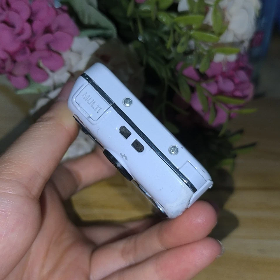 Sony Cyber-shot DSC-WX80 Digital Camera 16.2 MP 8x Optical Zoom English Language - Image 3 of 4