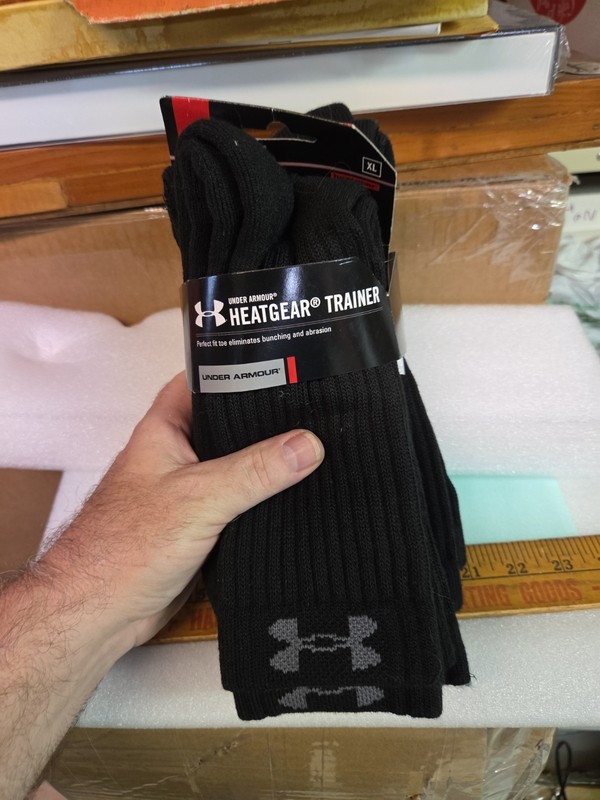 XL Under Armour Men's HeatGear TRAINER 4-Pack Socks BLACK  SIZE 13-16. B2