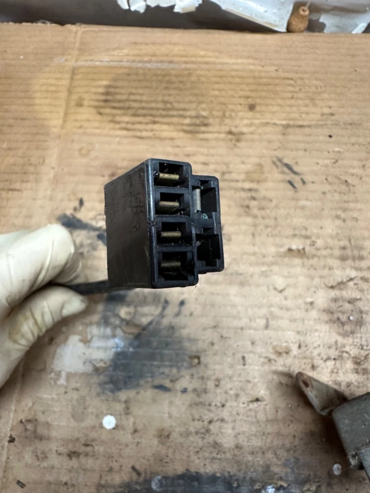 1973 Pontiac Firebird Formula Trans Am Under Hood AC Harness Foto 2 de 4