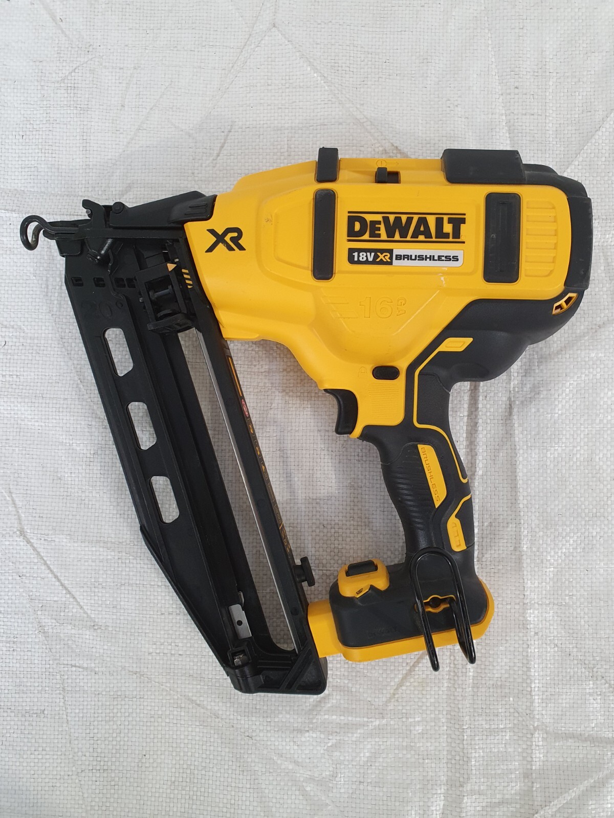 Dewalt DCN660 Nail Gun 63MM 18V LIION XR Brushless Second Fix Cordless