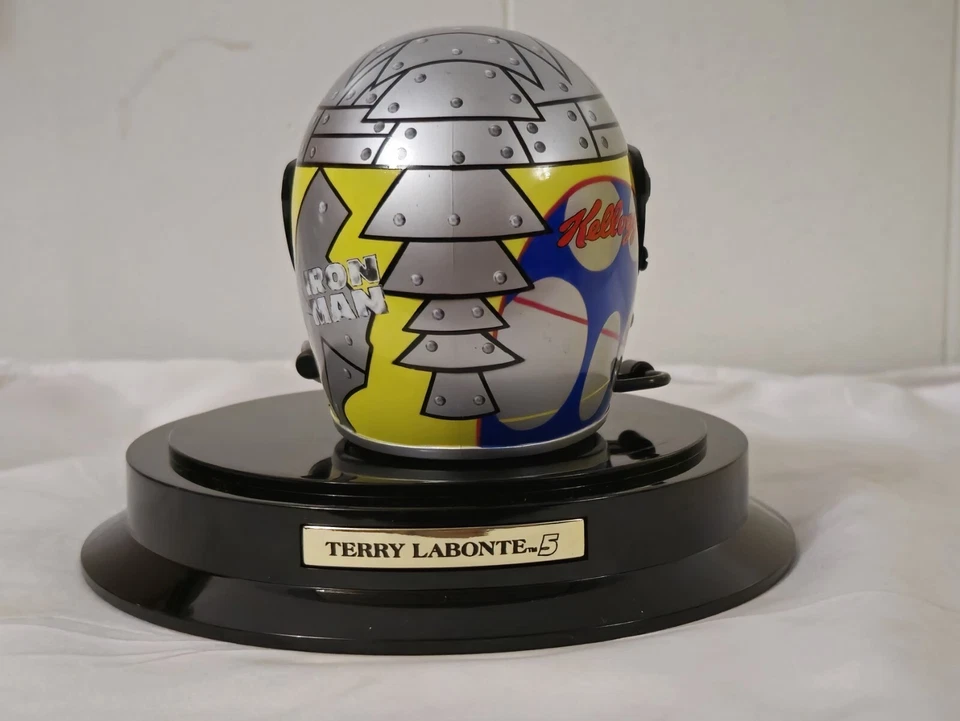 Casco RCCA 1998 Terry Labonte Iron Man escala 1:3 600 arranques consecutivos  Foto 4 de 4