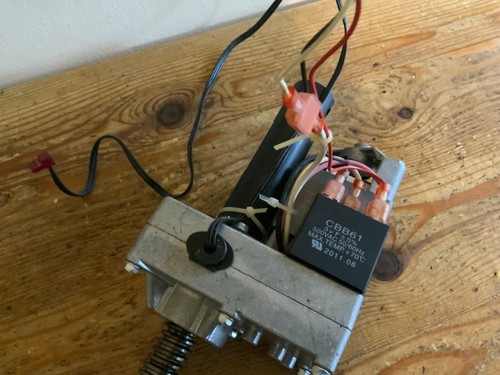 NORDICTRACK T9.1 TREADMILL INCLINE MOTOR IN GOOD WORKING ORDER - Picture 2 of 5