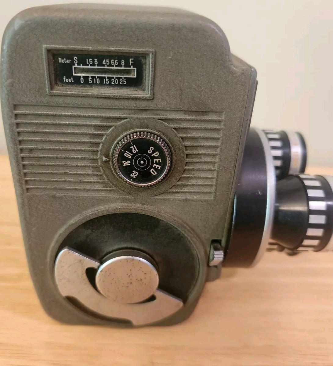 Vtg. CROWN MODEL 8-T3 8MM MOVIE CAMERA CROWN OPTICAL CO. LTD