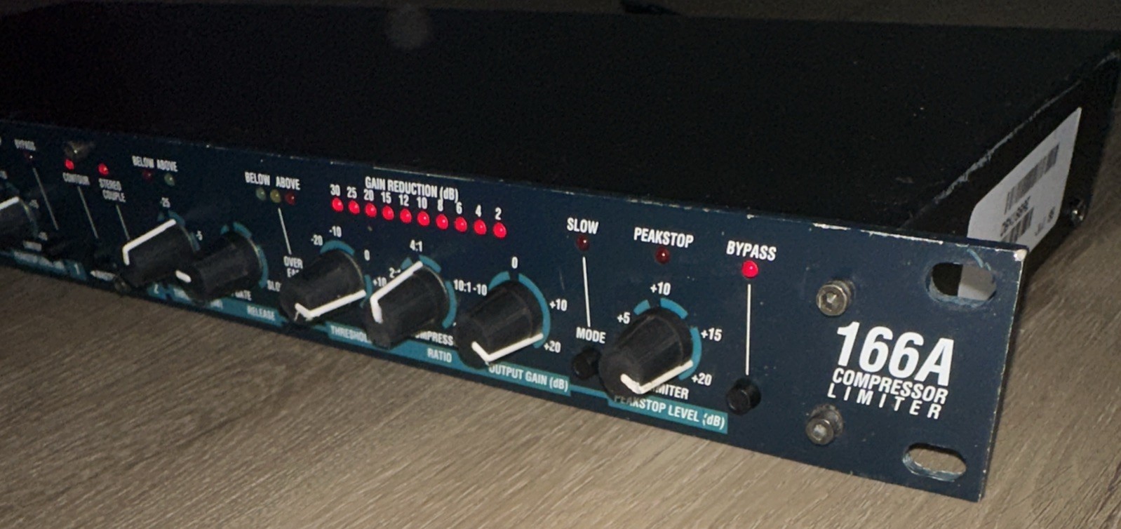 DBX 166A 2 Channel Compressor & Limiter Dynamic Range Rack Processor