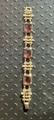 VOGHAR Gelbgold Gliederarmband mit lila rechteckigen Edelsteinen, Boxverschluss