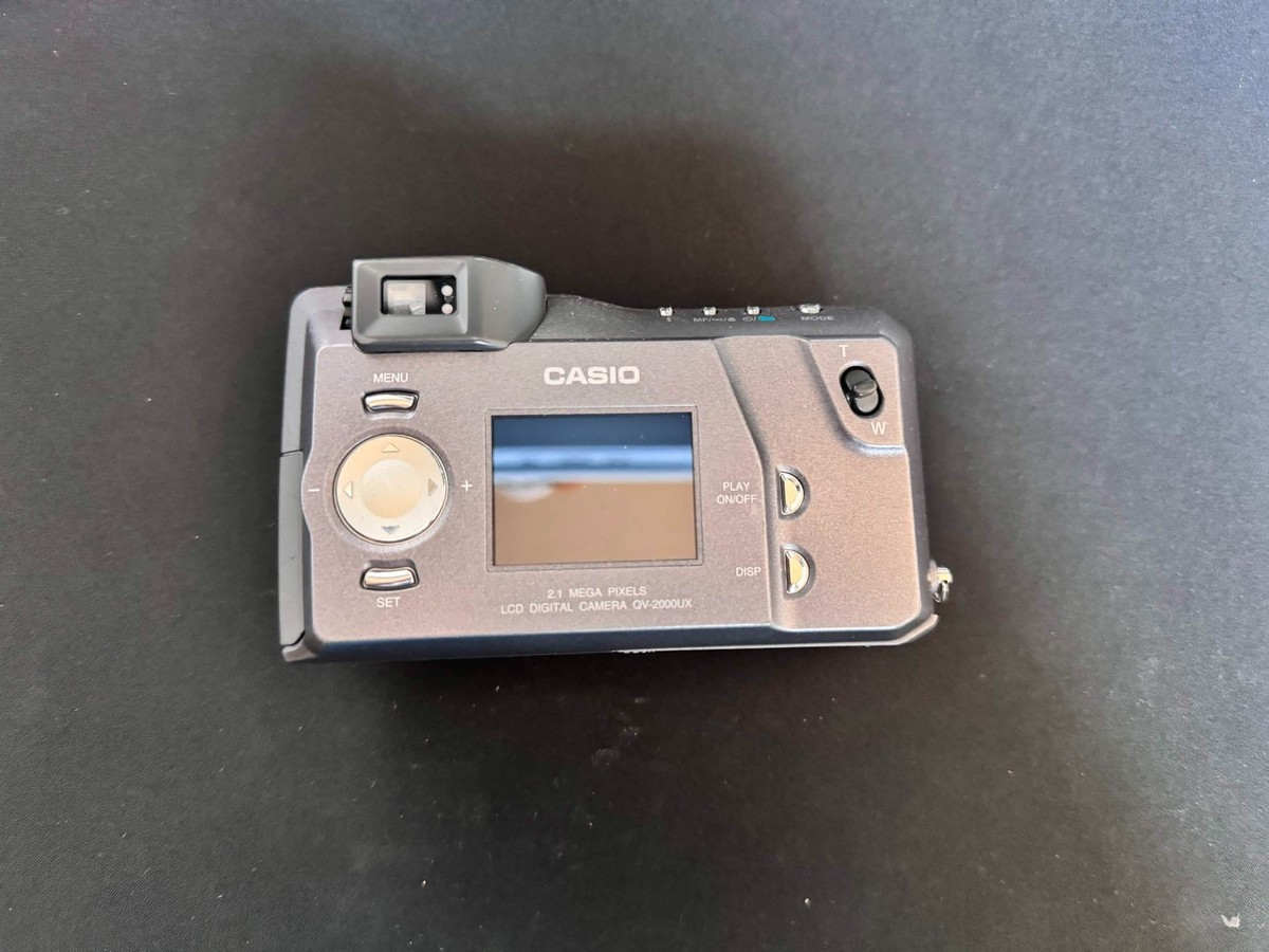 Casio QV-2000ux LCD Digital Camera 2.1 Mega Pixels Tested working