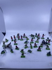 Vintage 1970s Britains LTD Deetail Toy Soldiers Figurines Lot  33 Pieces 