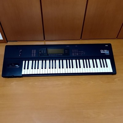 Korg 01 W FD 61-Key Music Workstation Keyboard Synthesizer Working Confirmed