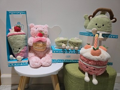 【新品】ジェリーキャット上海限定ぬいぐるみイチゴラテ特典付き Jellycat Shanghai Exclusive Full Set. Brand new with tag | eBay
