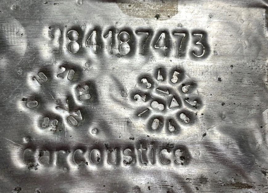 Protector térmico escape derecho Chevrolet 84187473 P1 Crossmember II 2017 Foto 3 de 4