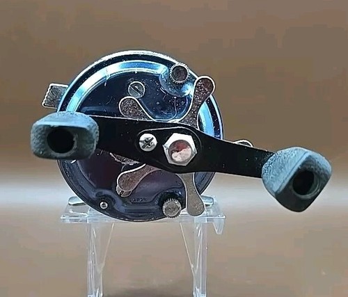 Daiwa millionaire 4H Hi Speed Vintage Baitcasting Fishing Reel 5.2:1 blue - Picture 2 of 6