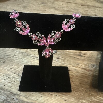 Beautiful Pink Princess Necklace Silver Tone Vintage