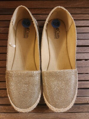 Cliffs by White Mountain Women's Gold Slip on Flat Loafers Size 6.5