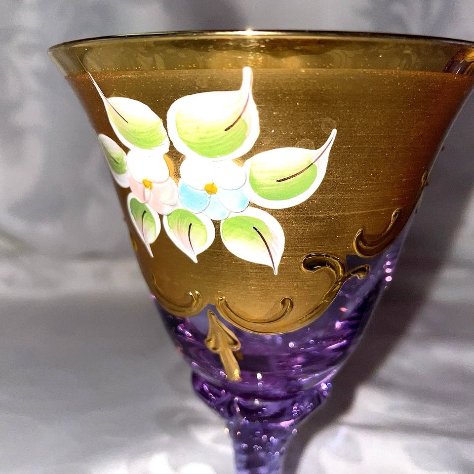 JUEGO DE DOS-TRES JUEGOS DE COPAS DE VINO MORADO VENECIANO MURANO 24K DISPONIBLES Foto 2 de 4