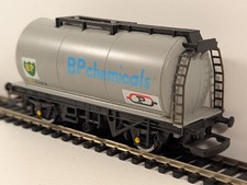 Hornby R218 BP Chemicals TTA Tank Wagon – OO Gauge