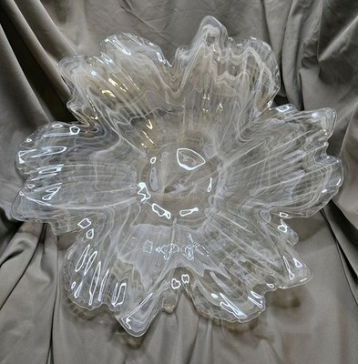 Tammaro Home White Iris Glass Frosted Swirl Centerpiece, Fruit Bowl 15.5''
