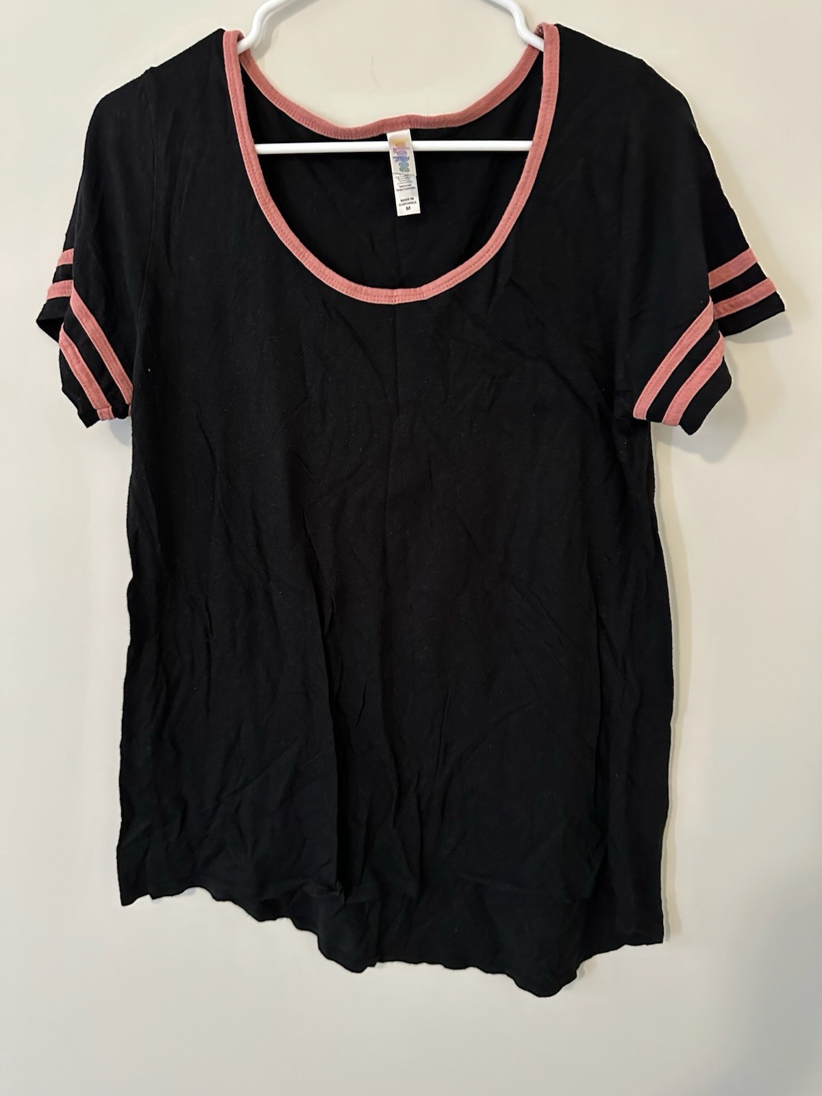LuLaRoe Perfect T Tee Medium solid black/pink  ri… - image 1