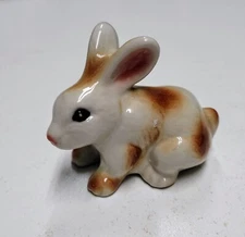 magnifique lapin en céramique, bibelot, collection vitrine tp21