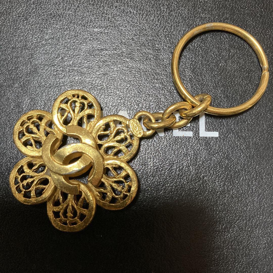 Chanel Vintage Gold Key Case Flower Design Authentic Vintage