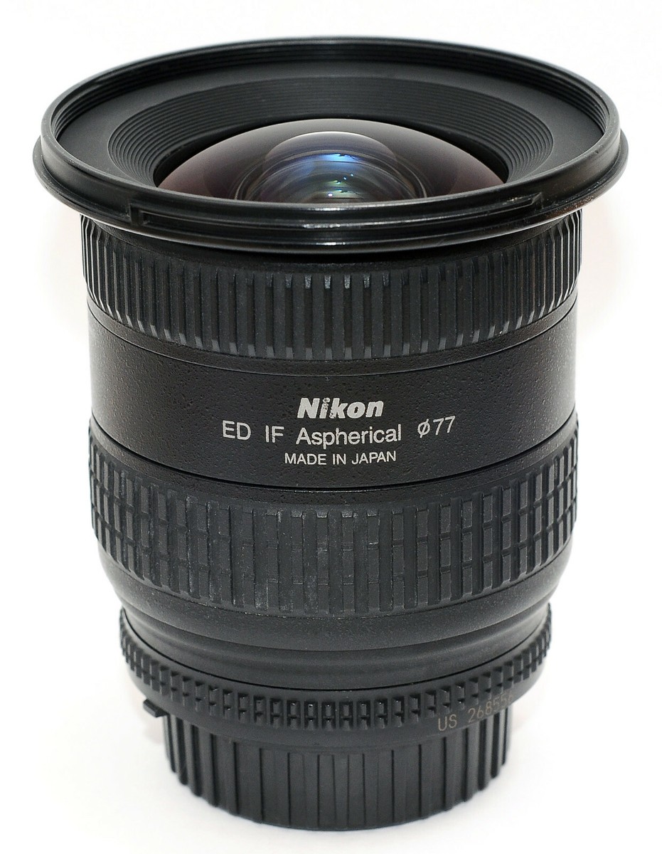 NIKON 18-35mm 1:3.5-4.5 D ED IF Aspherical AF NIKKOR Lens Hood UV