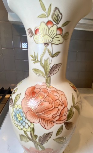 ANDREA by SADEK Vintage Asian Porcelain Vase, Japan, Cream & Floral, 14.25” Tall - Picture 13 of 19