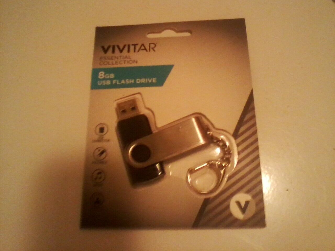 Vivitar Essential Collection 8GB USB Flash Drive
