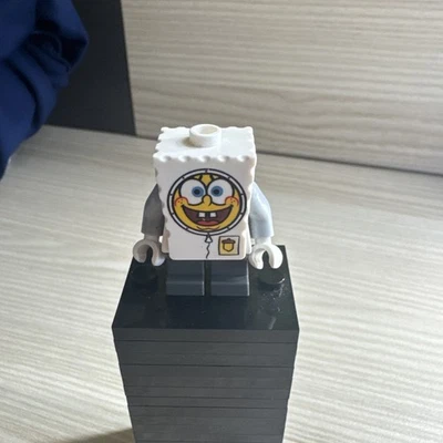 Lego SpongeBob SquarePants Astronaut BOB014 - Image 1 of 4