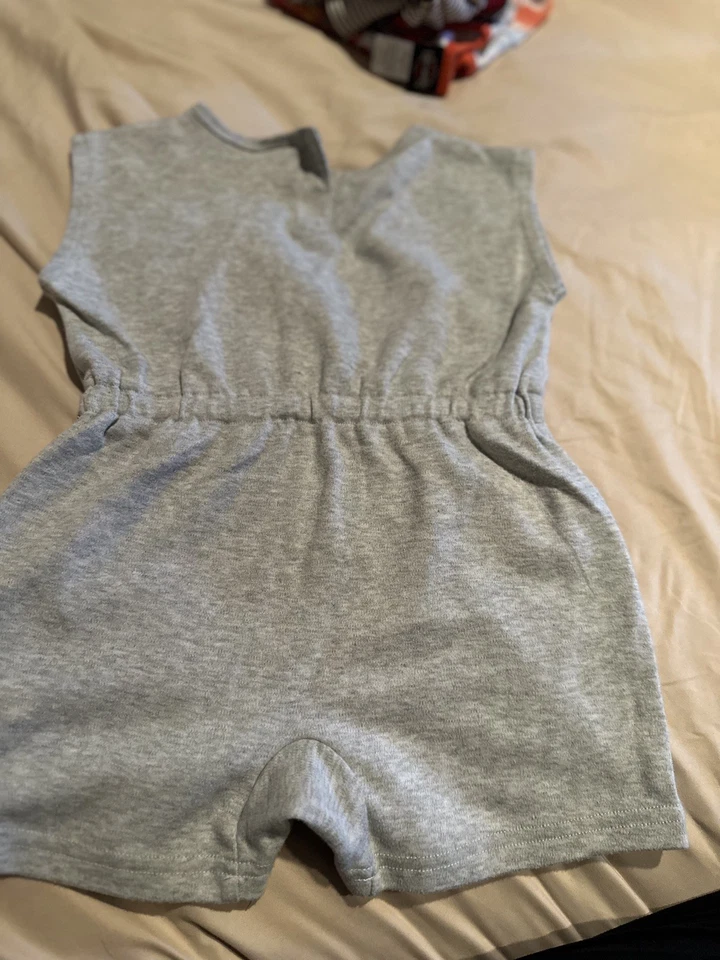 Pantalón corto Harley Davidson One Piece talla 2T/3T niñas pequeñas usado en excelente estado Foto 3 de 4