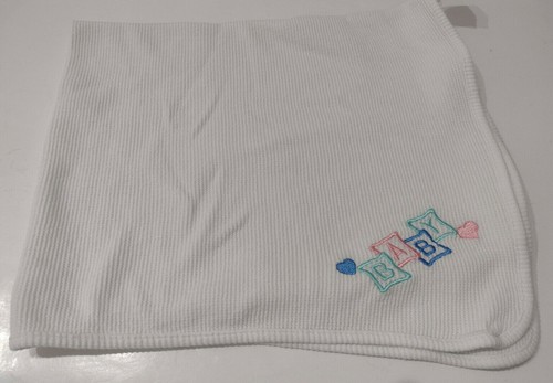 White Thermal Waffle Weave Blocks Spell Out Baby Receiving Blanket - 第 1/9 張圖片